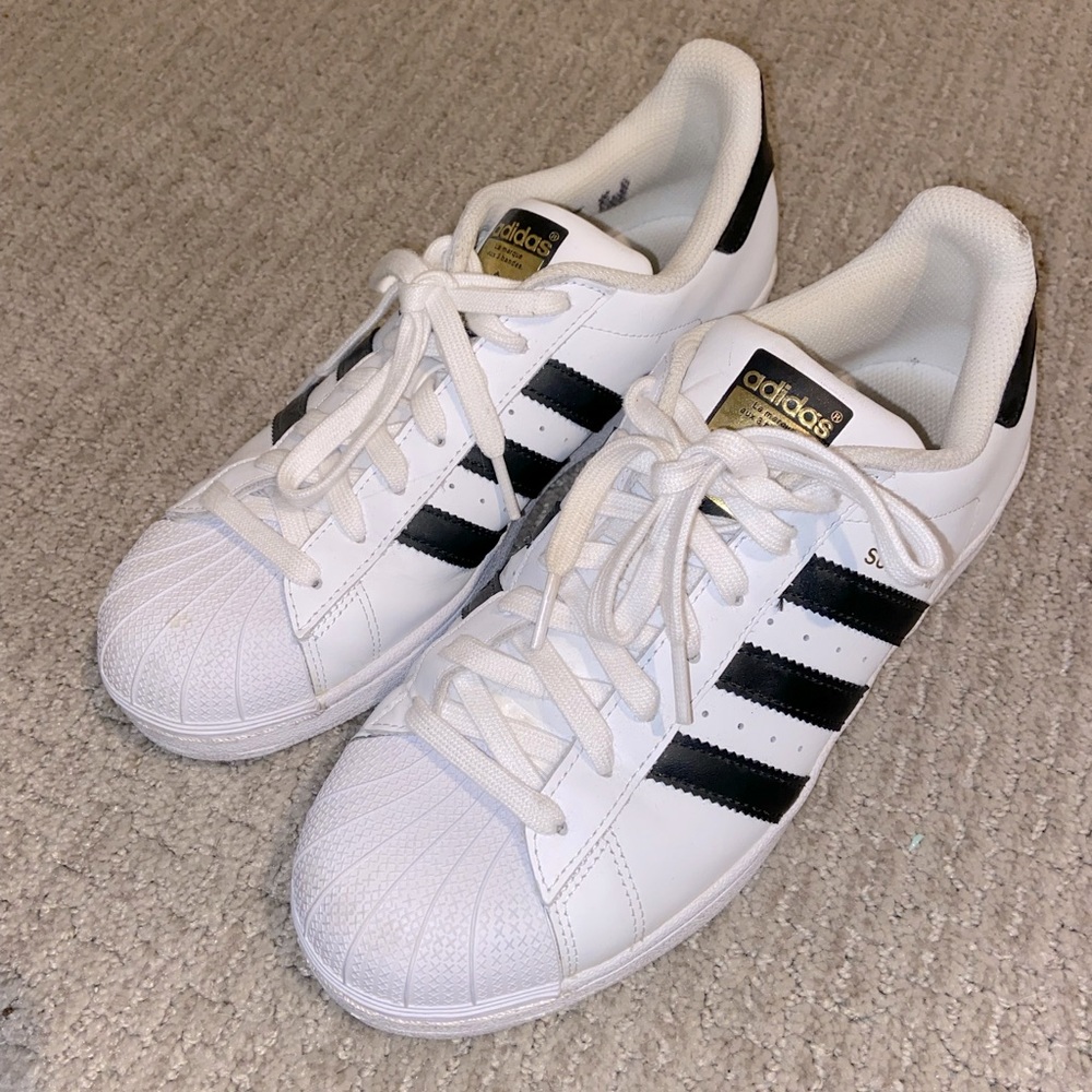 NWOT White Adidas Superstars Men 8.5 Women 10